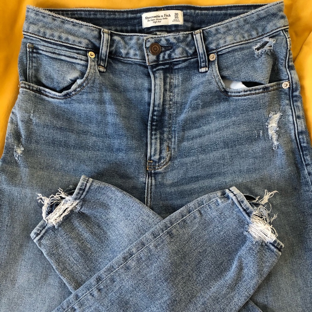 A&F Curve Love Super Skinny Ankle Jean. High Rise . Size 10L (Waist 30).